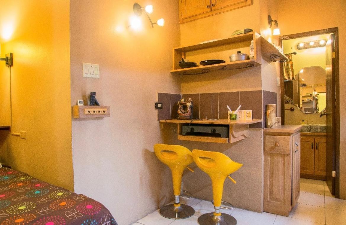 One32 Guest House Кингстън Екстериор снимка