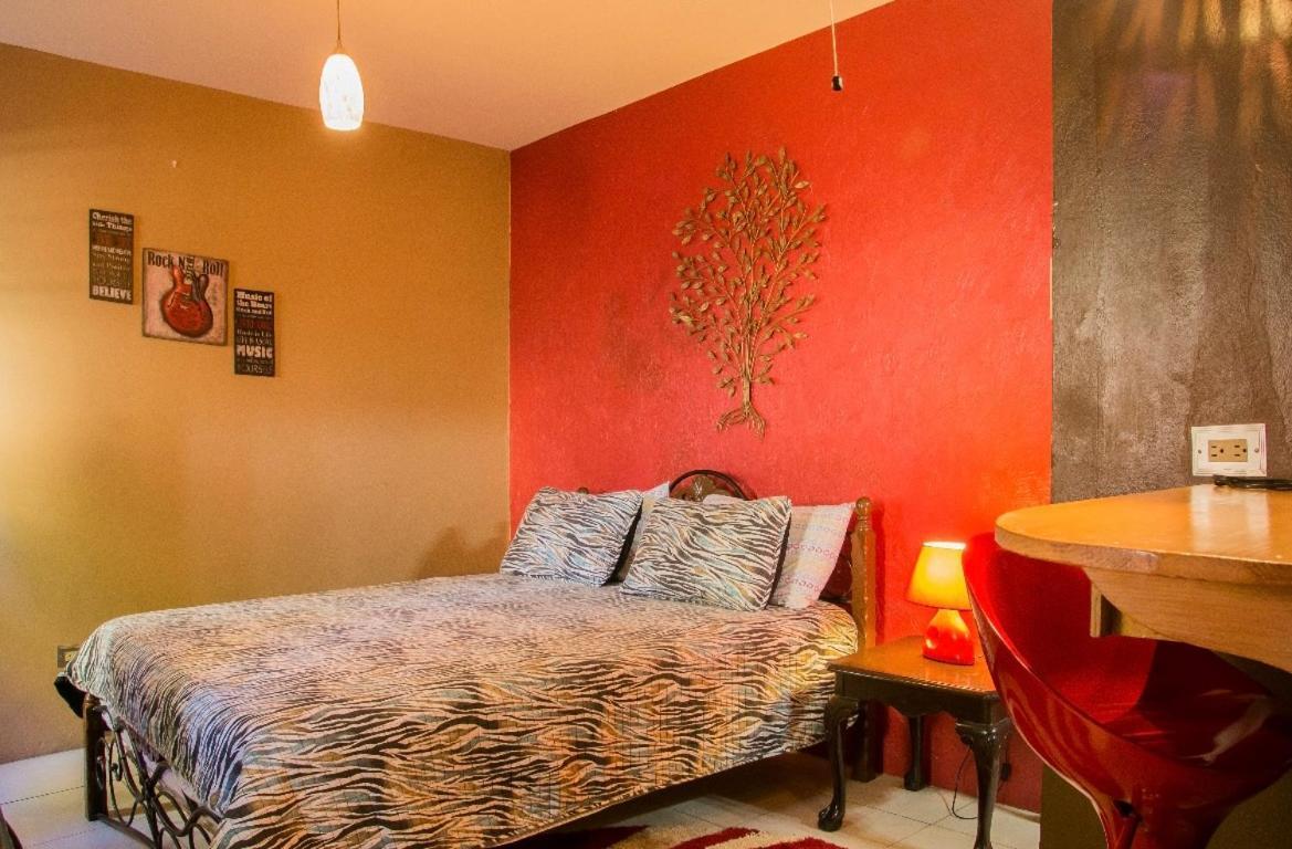One32 Guest House Кингстън Екстериор снимка