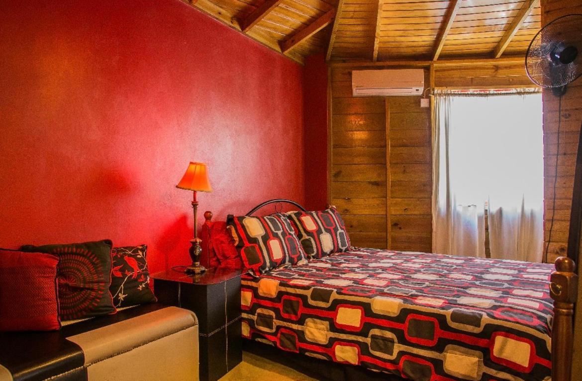 One32 Guest House Кингстън Екстериор снимка